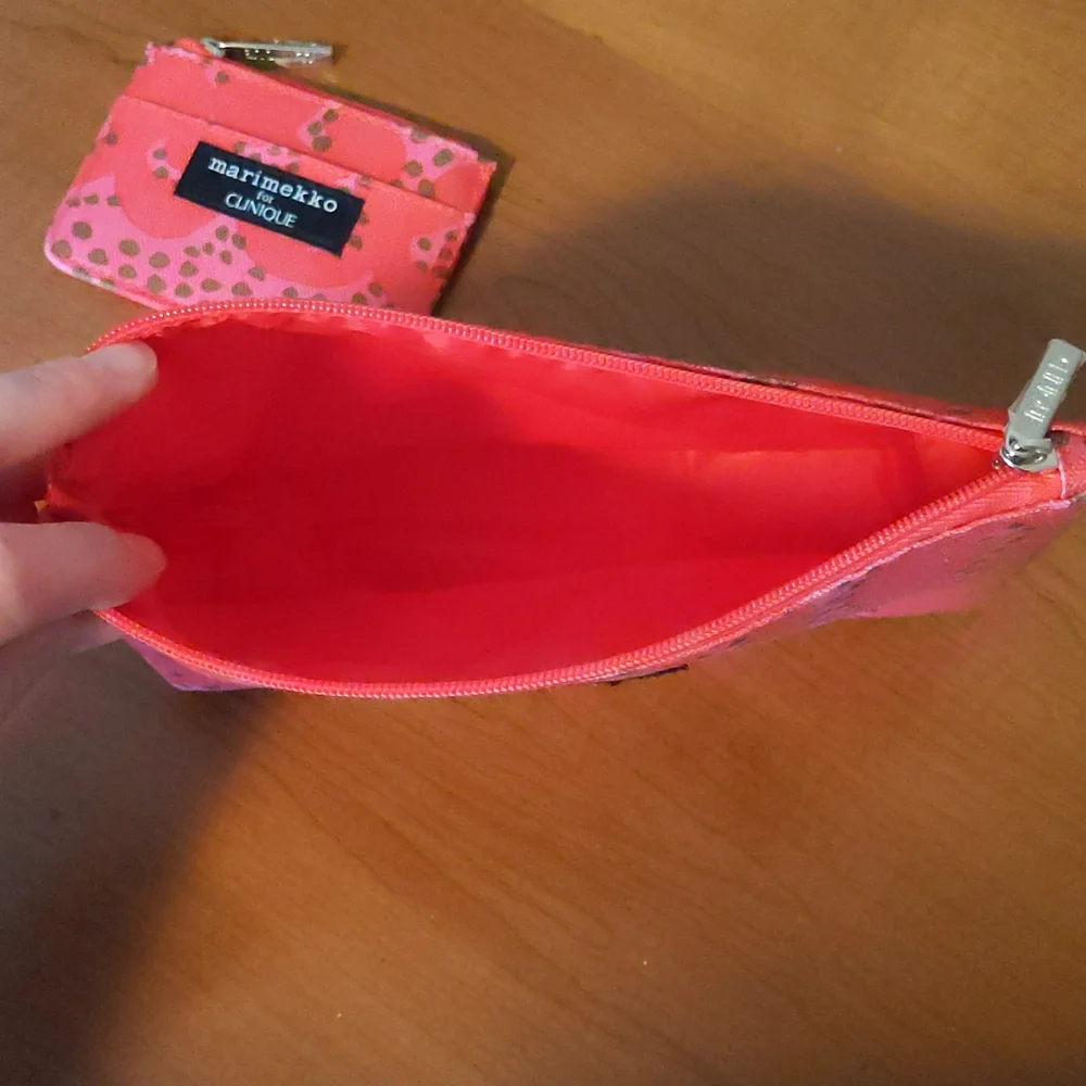 Clinique Makeup Bag - Picture 4 of 4